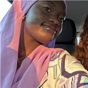 Neodiplomato dal liceo linguistico , pronta ad aiutare studenti delle elementari e medie